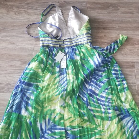 BCBGMAXAZRIA RUNWAY GREEN 100% SILK HALTER DRESS WOMEN'S SIZE 2 - Picture 2 of 6